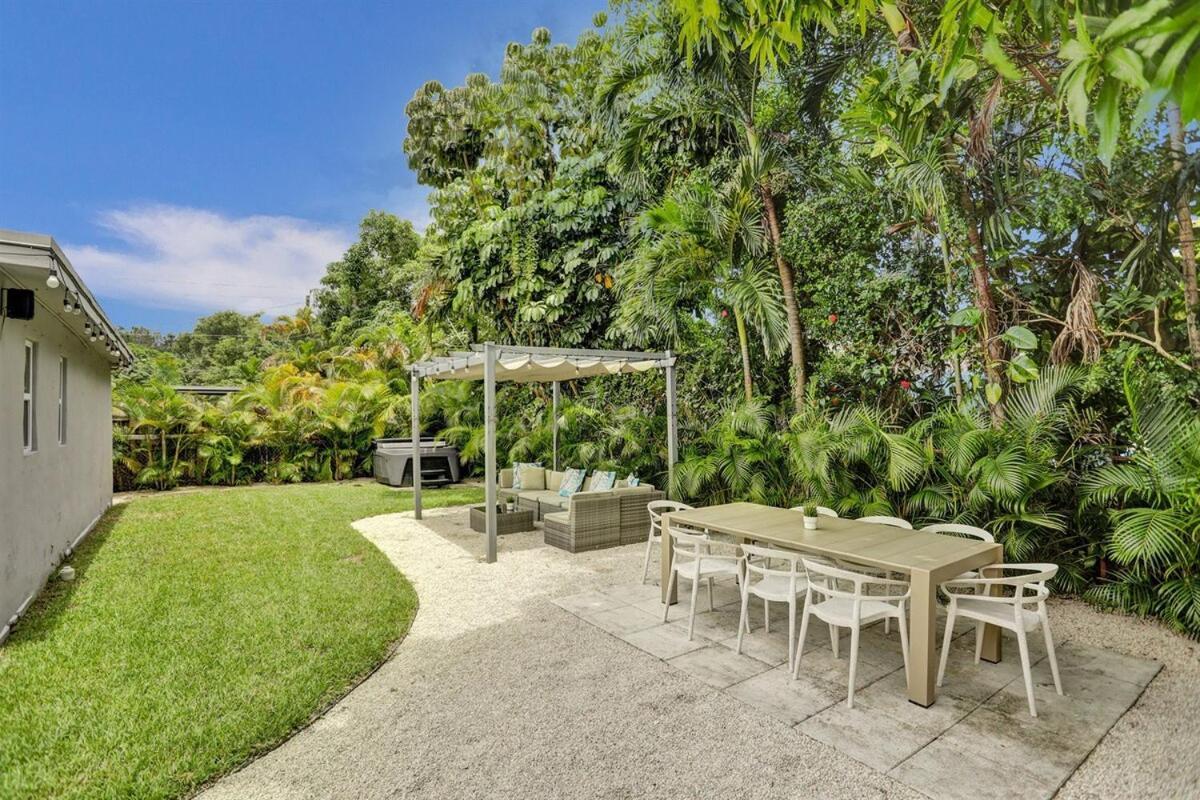 הוילה Golden Glades Miami Getaway 4BR With BBQ & Relaxing Backyard מראה חיצוני תמונה